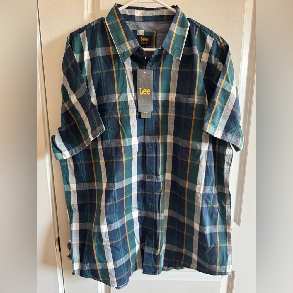 Lee Men's Navy and Green Plaid Button Down Shirt NWT